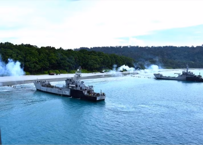 Quân đội Ấn Độ tiến hành tập trận quy mô lớn ở quần đảo Andaman - Nicobar. Ảnh: Indian Navy.