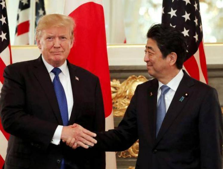 Tổng thống Mỹ Donald Trump và Thủ tướng Nhật Bản Shinzo Abe. Ảnh: The Independent.