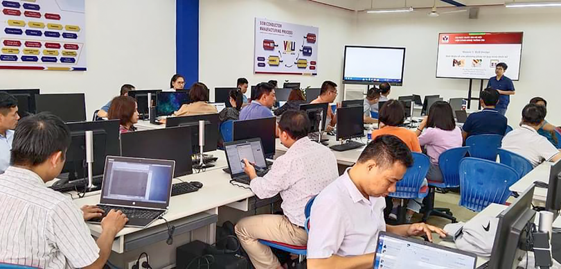 Lớp đào tạo thiết kế vi mạch bán dẫn và AI đầu tiên tại Đà Nẵng (ảnh HP)