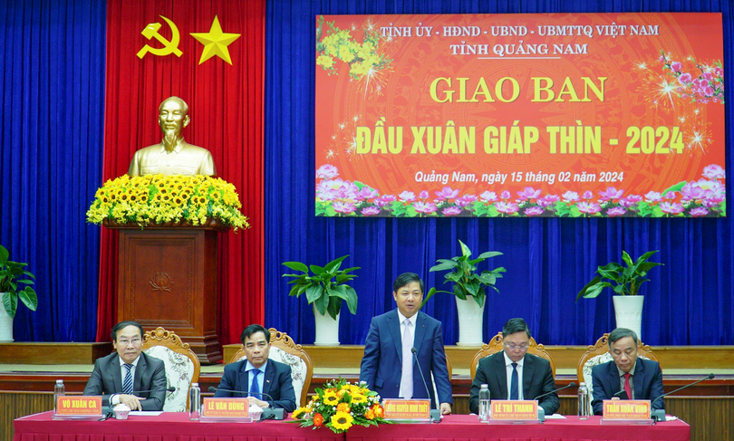 Ông Lương Nguyễn Minh Triết - Bí thư tỉnh Quảng Nam phát biểu tại buổi giao ban đầu xuân Giáp Thìn 2024. (Ảnh Quang Thọ)