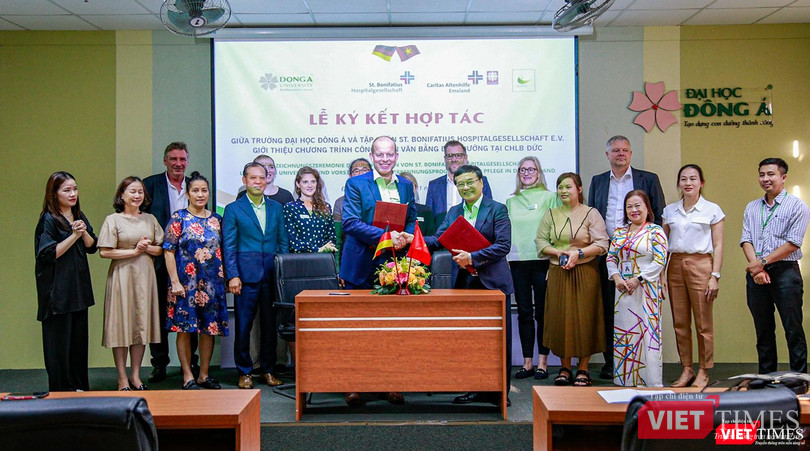 Lễ ký kết hợp tác đào tạo và việc làm cho sinh viên giữa Hiệp hội St. Bonifatius Hospitalgesellschaft Lingen e.V. (CHLB Đức) và ĐH Đông Á