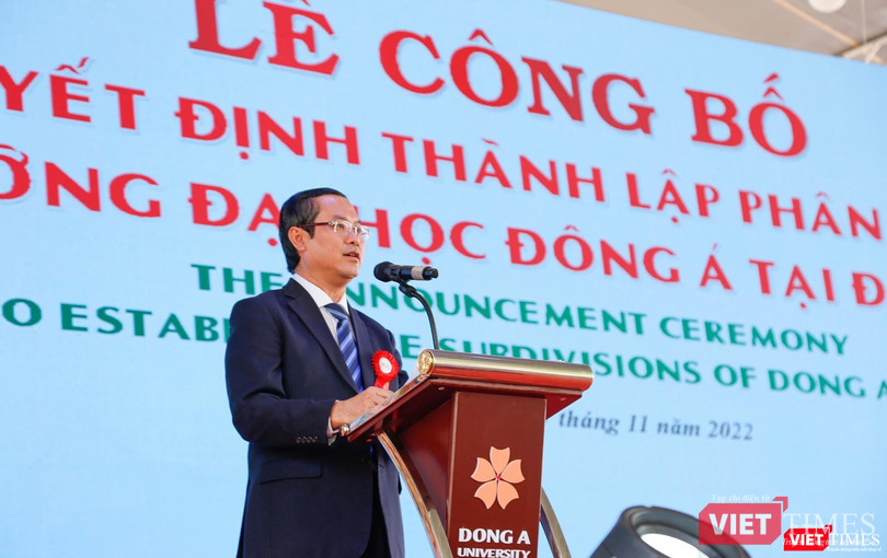 PGS.TS Nguyễn Văn Phúc - Thứ trưởng Bộ GD&ĐT phát biểu tại sự kiện thành lập phân hiệu ĐH Đông Á tại Đắk Lắk PGS.TS Nguyễn Văn Phúc - Thứ trưởng Bộ GD&ĐT phát biểu tại sự kiện thành lập phân hiệu ĐH Đông Á tại Đắk Lắk