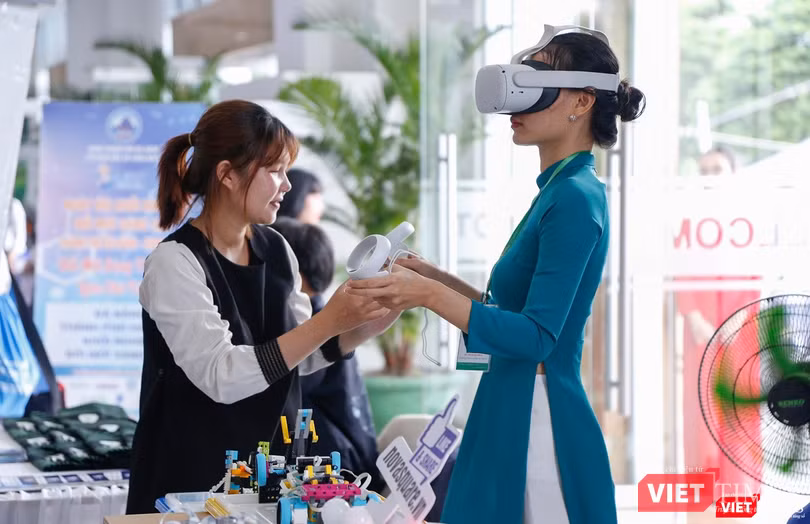 Trải nghiệm công nghệ không gian ảo tại SURF Da Nang 2022