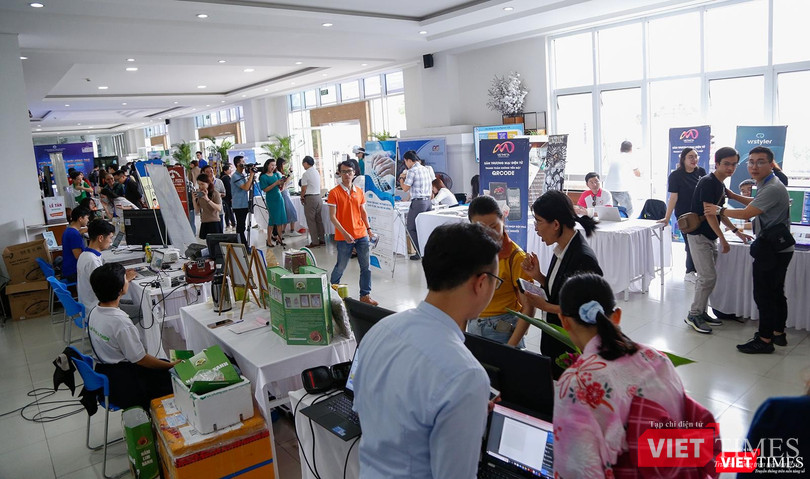 Quang cảnh không gian triển lãm trực tiếp tại SURF Da Nang 2022 Quang cảnh không gian triển lãm trực tiếp tại SURF Da Nang 2022