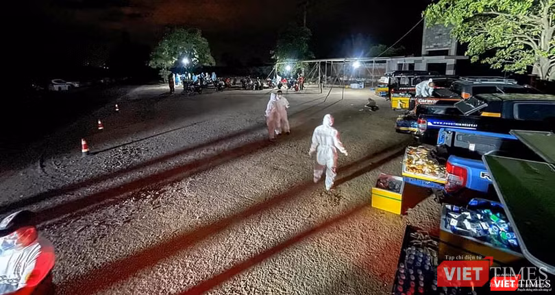 Đội xe bán tải CLB xe bán tài Đà Nẵng tiếp tục hành trình thiện nguyện của mình (Ảnh Minh Việt)