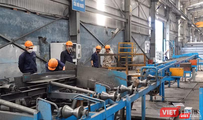 vt_da nang kinh te kho khan.jpg