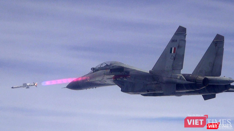 Tên lửa không đối không ngoài tầm nhìn – Astra