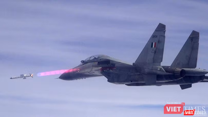 Tên lửa không đối không ngoài tầm nhìn – Astra