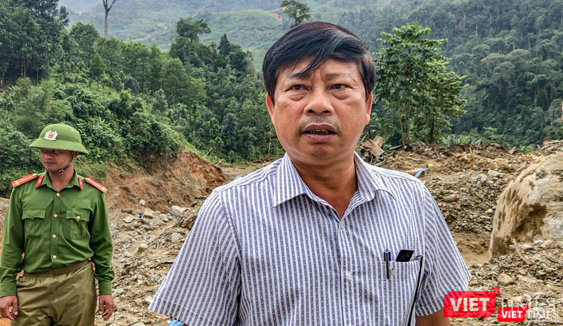 Ông Trần Văn Mẫn – Phó Chủ tịch UBND huyện Nam Trà My, tỉnh Quảng Nam tại hiện trường tìm kiếm các nạn nhân mất tích trong vụ sạt lở ở Trà Leng