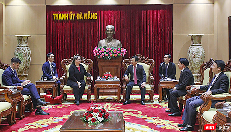 Quang cảnh buổi tiếp đón giữa ông Nguyễn Văn Quảng - Bí thư Thành ủy Đà Nẵng với bà Marie C. Damour - Tổng lãnh sự Hoa Kỳ tại TP HCM (Ảnh Nguyên Thảo)
