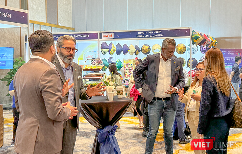 vt_doi moi sang tai khach san 111.png