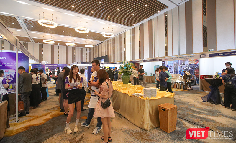 vt_doi moi sang tai khach san 7.png