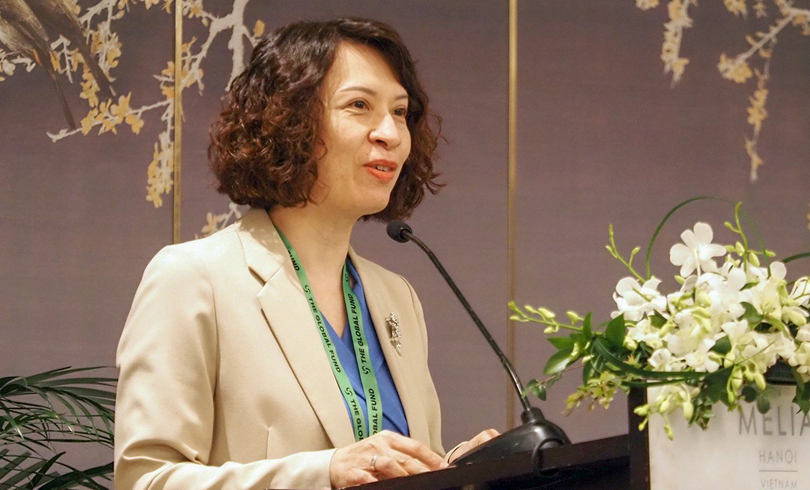 Thứ trưởng Bộ Y tế Nguyễn Thị Liên Hương phát biểu tại buổi toạ đàm