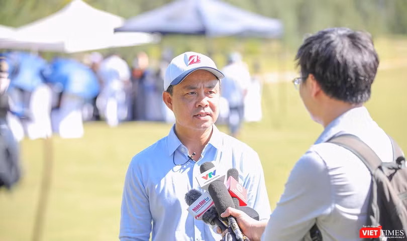 Ông Nguyễn Xuân Bình – Phó Giám đốc Sở Du lịch Đà Nẵng trả lời phỏng vấn báo giới trong buổi khai mạc lễ hội Du lịch Golf Đà Nẵng 2022