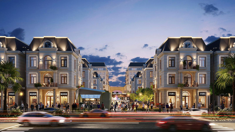 Phố đêm ven biển tại Regal Legend tựa những con phố huyền thoại và tấp nập của Palm Beach District (Florida - Mỹ), Orchard Road (Singapore)