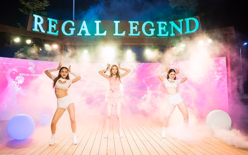 Lễ hội ánh sáng, âm nhạc EDM hoành tráng sẽ được diễn ra hằng đêm tại tuyến phố thương mại sầm uất bậc nhất ngay trung tâm thành phố Đồng Hới, Quảng Bình Lễ hội ánh sáng, âm nhạc EDM hoành tráng sẽ được diễn ra hằng đêm tại tuyến phố thương mại sầm uất bậc nhất ngay trung tâm thành phố Đồng Hới, Quảng Bình