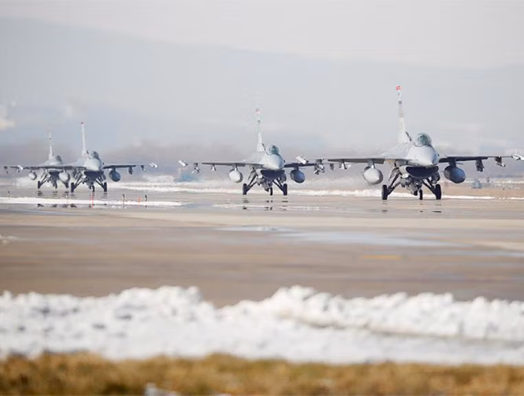 Từ ngày 4 đến ngày 8/12/2017, Mỹ và Hàn Quốc tiến hành cuộc tập trận chung có quy mô lớn nhất từ trước đến nay. Ảnh: The Economic Times.