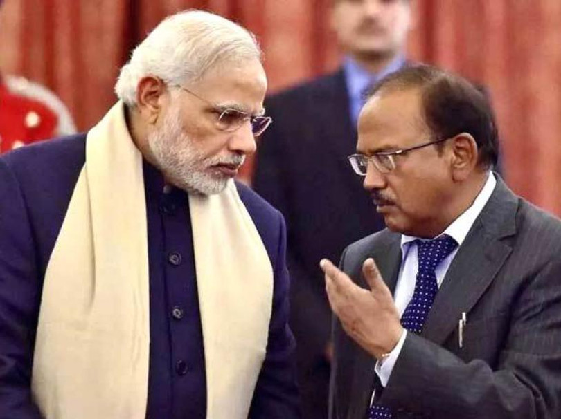 Thủ tướng Ấn Độ Narendra Modi và Cố vấn an ninh quốc gia Ajit Doval. Ảnh: Ifeng.