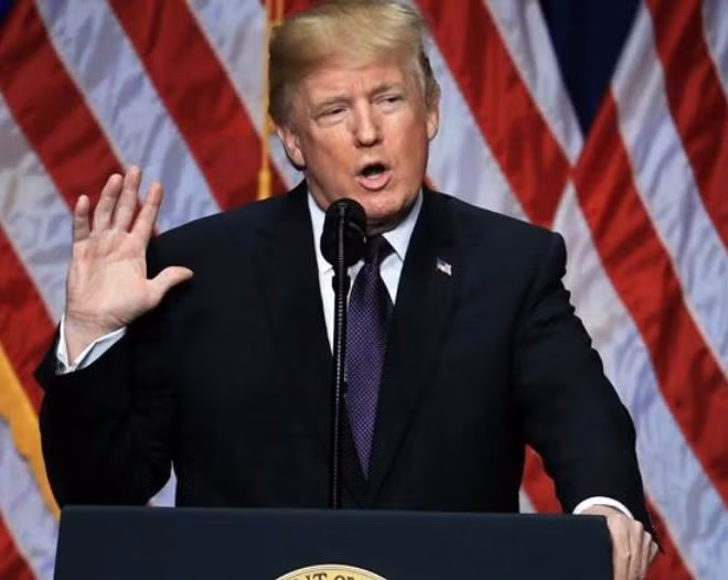 Ngày 18/12/2017, Tổng thống Mỹ Donald Trump công bố báo cáo chiến lược an ninh quốc gia mới. Ảnh: The Financial Express.