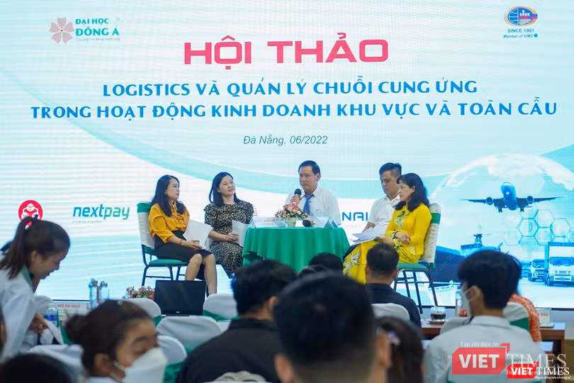 Đại diện doanh nghiệp và các chuyên gia VALOMA thảo luận các vấn đề thúc đẩy phát triển nhân lực logistics