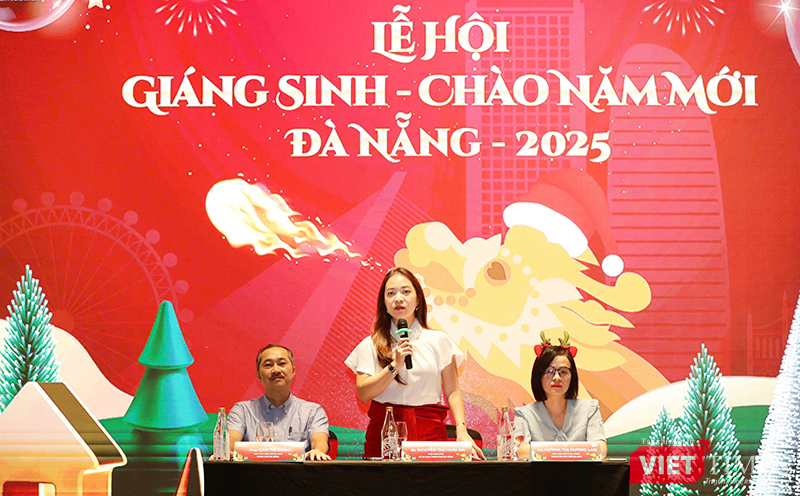 Ban tổ chức trả lời báo giới tại họp báo