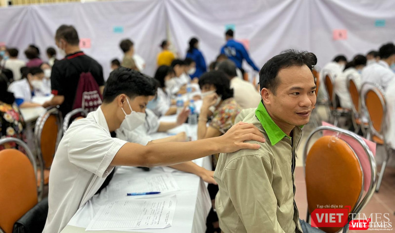 Bên cạnh đối tượng người có công, còn có công nhân lao động cũng được thăm khám