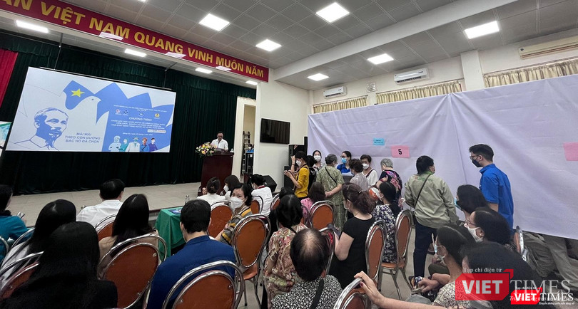 Quang cảnh sự kiện tổ chức khám bệnh và cấp phát thuốc cho người có công