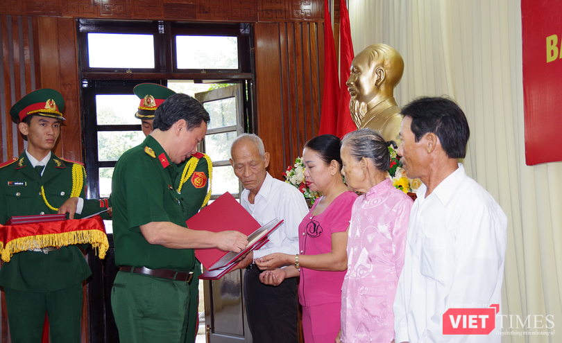 vt_ban giao ky vat liet si 1.png