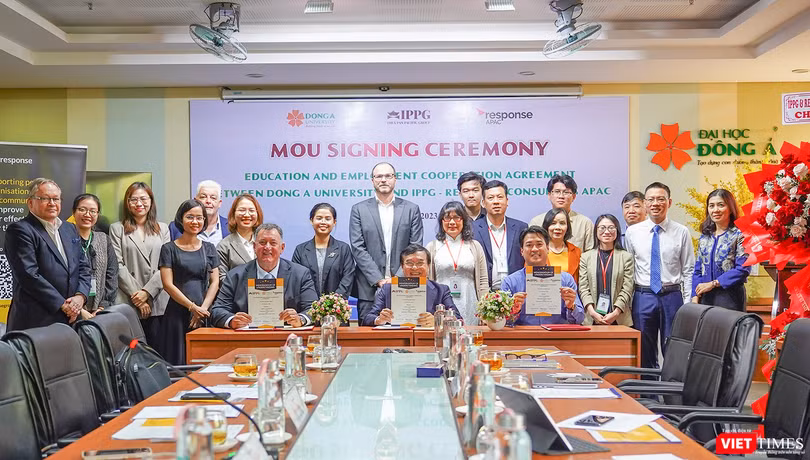 Quang cảnh lễ ký kết hợp tác giữa Công ty Response Consulting APAC (Úc) và Tập đoàn Liên Thái Bình Dương-IPPG với ĐH Đông Á