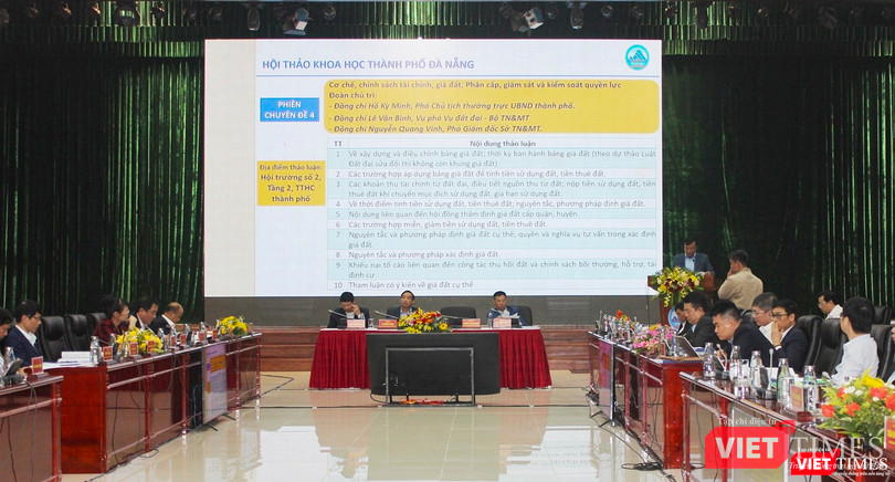 Các đại biểu thảo luận các nội dung liên quan đến Luật Đất đai (sửa đổi)