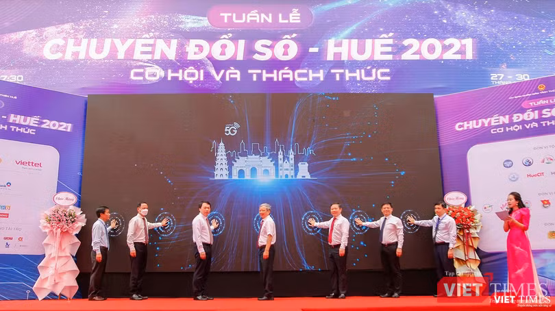vt_viettel ra mat dich vu 5g tại thua thien hue 1.jpg