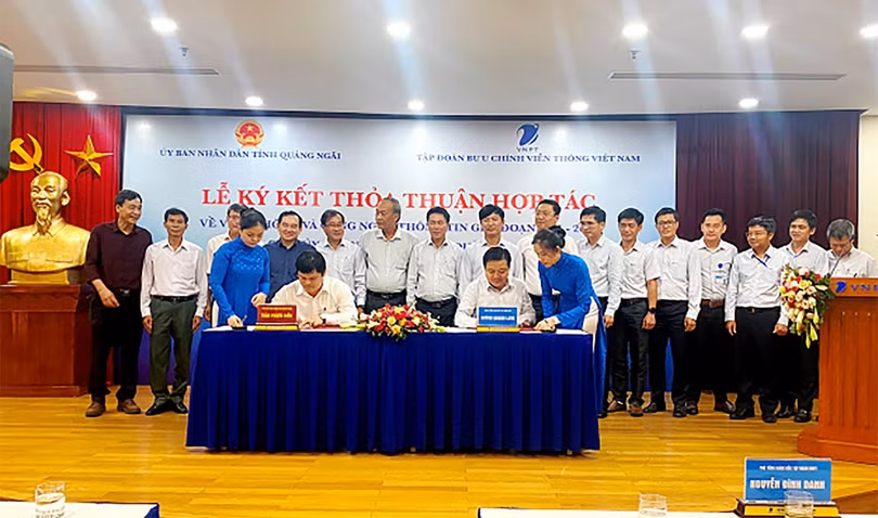 Quang cảnh lễ ký kết (ảnh quangngai.gov.vn)