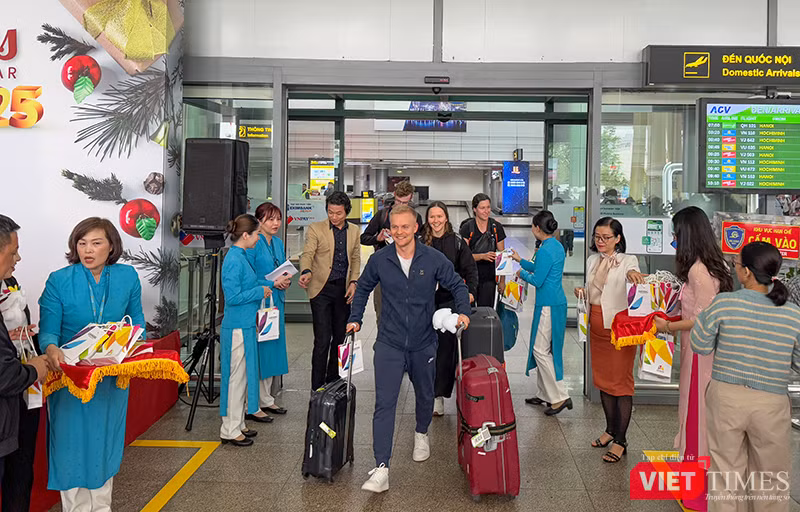 vt_du khach xong dat 4.png