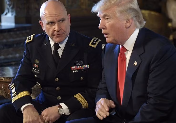 Cố vấn an ninh quốc gia Mỹ H.R. McMaster và Tổng thống Mỹ Donald Trump. Ảnh: Washington Times