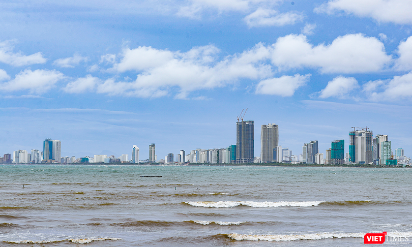 Một góc đô thị Đà Nẵng nhìn từ biển