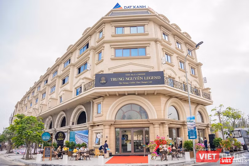 Regal Maison Phu Yen tọa lạc giữa trung tâm TP Tuy Hoà, trên đại lộ Hùng Vương nhìn ra bờ biển.