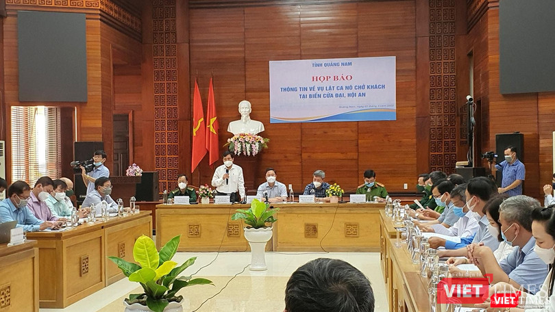 Quang cảnh buổi họp báo thông tin về vụ lật ca nô chở khách tại biển Cửa Đại (TP Hội An) diễn ra chiều ngày 1/3, do UBND tỉnh Quảng Nam tổ chức