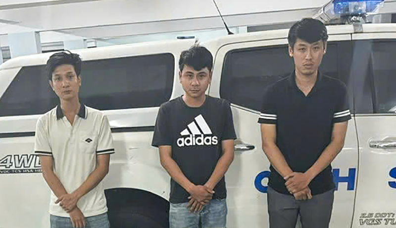 Các đối tượng trong đường dây làm giả con dấu, tài liệu của cơ quan, tổ chức vừa bị Công an Đà Nẵng bắt giữ.