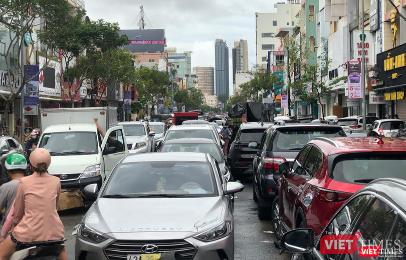 vt_ da nang xe o to nam la liet 3.jpg