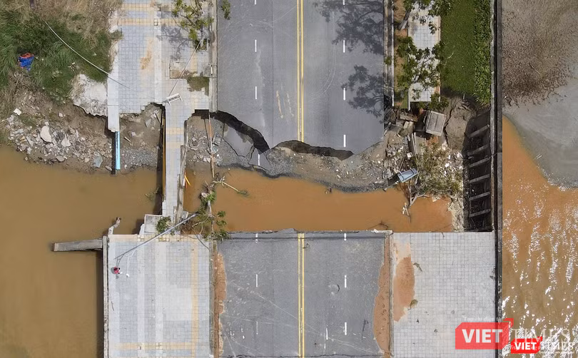 Vết xói lở nhìn từ trên cao