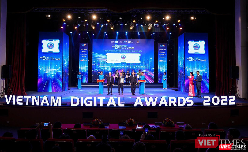 Quang cảnh lễ trao Giải thưởng ''Chuyển đổi số Việt Nam''– Vietnam Digital Awards năm 2022 Quang cảnh lễ trao Giải thưởng ''Chuyển đổi số Việt Nam''– Vietnam Digital Awards năm 2022