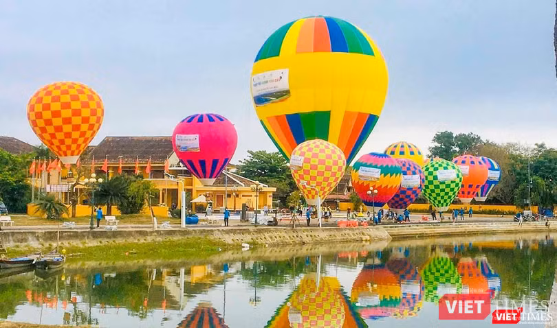 Khinh khí cầu chuẩn bị cho sự kiện Ngày hội Khinh khí cầu sẽ diễn ra tại Hội An vào ngày 25/3 Khinh khí cầu chuẩn bị cho sự kiện Ngày hội Khinh khí cầu sẽ diễn ra tại Hội An vào ngày 25/3