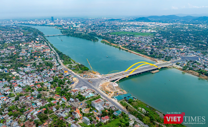 vt_cau qua song huong 1.png