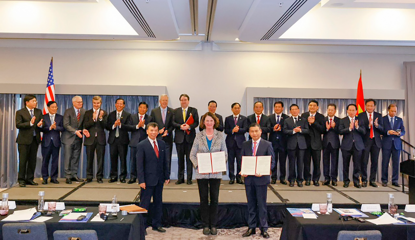 UBND TP Đà Nẵng và Công ty Synopsys đã ký bản ghi nhớ hợp tác liên quan đến phát triển lĩnh vực bán dẫn trên địa bàn TP Đà Nẵng trong thời gian tới.