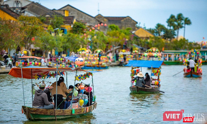Du khách đến Hội An trong dịp Tết Nguyên đán Nhâm Dần 2022