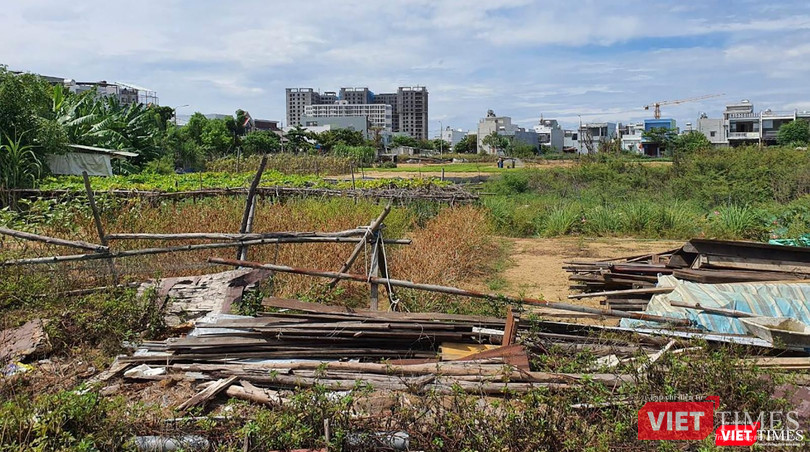 Hiện trạng lô đất được quy hoạch xây dựng Trung tâm văn hoá kết hợp nhà sinh hoạt cộng đồng tại khu đô thị Phú Mỹ An, quận Ngũ Hành Sơn Hiện trạng lô đất được quy hoạch xây dựng Trung tâm văn hoá kết hợp nhà sinh hoạt cộng đồng tại khu đô thị Phú Mỹ An, quận Ngũ Hành Sơn