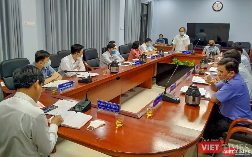 Ông Trần Kim Luyện – người đại diện cho hơn 1.000 khách hàng trong vụ án tranh chấp hợp đồng môi giới BĐS ở Quảng Nam tại buổi tiếp dân do ông Dương Văn Phước – Phó Trưởng đoàn ĐBQH tỉnh Quảng Nam chủ trì