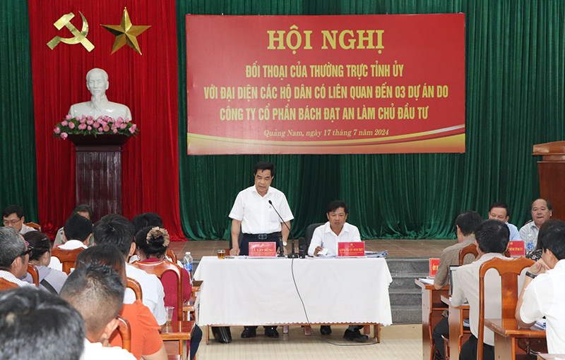 Ông Lê Văn Dũng, Chủ tịch UBND tỉnh Quảng Nam phát biểu tại buổi đối thoại