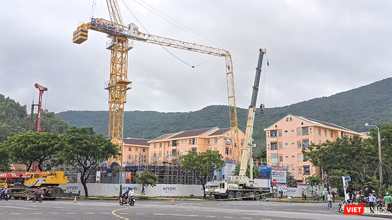 Hiện trường vụ sập cần cẩu tháp tại công trình Dự án Hiyori Aqua Tower (Đà Nẵng).