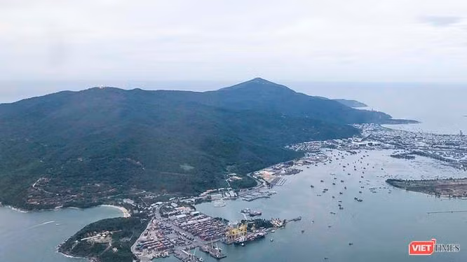 Bán đảo Sơn Trà (Đà Nẵng) nhìn từ trên cao